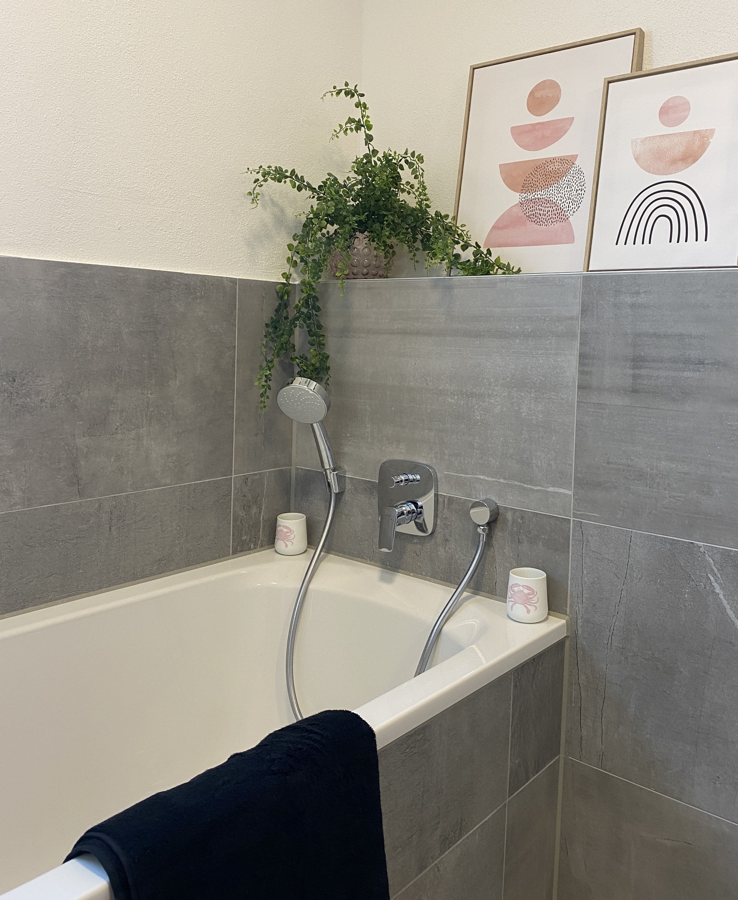 Bad mit Badewanne (1)
