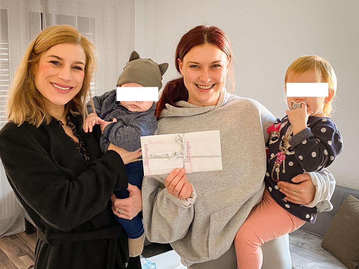 Geschenkübergabe Heimstark Haus 3 Weihnachten