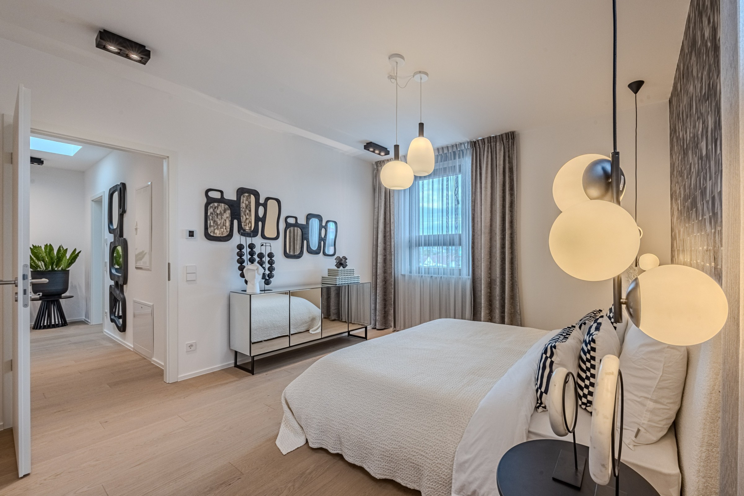 Schlafzimmer 4
